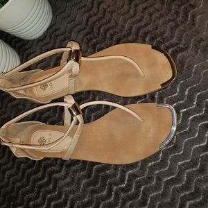 Isola T Strap Sandals Gold accent 9.5
